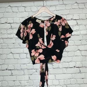 LUCYLOVE flutter sleeve crop top slit back tie waist size small